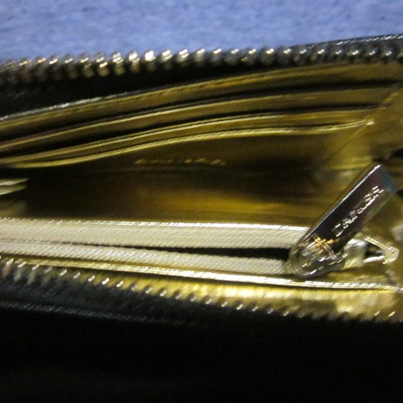 Danier Black Wristlet - Picture 9 of 9